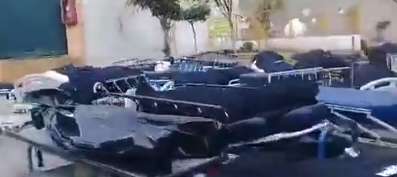 Hospital peruano saca cadáveres al parqueo tras colapso de la morgue por la pandemia hospital-peruano-saca-cadaveres-al-parqueo-tras-colapso-de-la-morgue-por-la-pandemia
